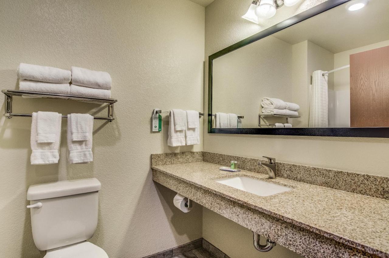 Cobblestone Inn & Suites - Bridgeport Quarto foto